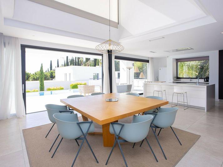 Contemporary Villa with Private Pool and Gym – Marbella