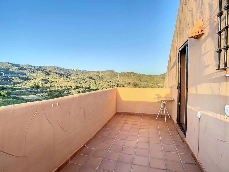 Penthouse in Lagos de Santa María, Elviria – Long-Term Rental