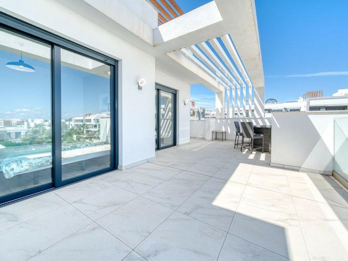 Penthouse 3 Bedrooms 3 Bathrooms in Bel Air