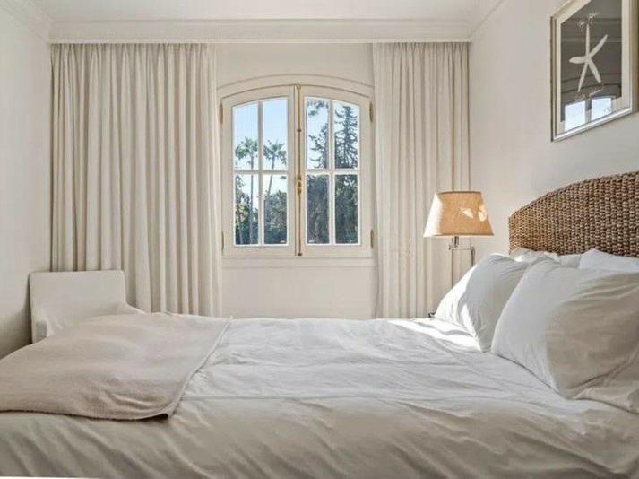 Detached Villa 5 Bedrooms 3 Bathrooms in Guadalmina Baja