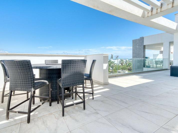 Penthouse 3 Bedrooms 3 Bathrooms in Bel Air