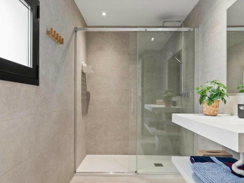 Middle Floor Apartment 3 Bedrooms 2 Bathrooms in Puerto Banús