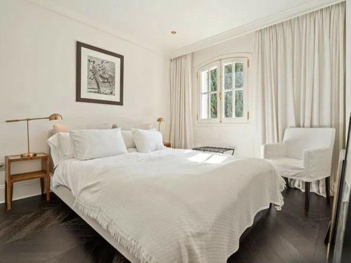 Detached Villa 5 Bedrooms 3 Bathrooms in Guadalmina Baja