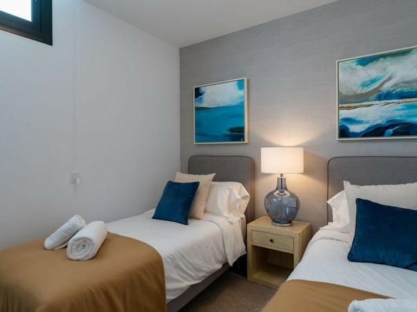 Townhouse 5 Bedrooms 3 Bathrooms in Cabopino