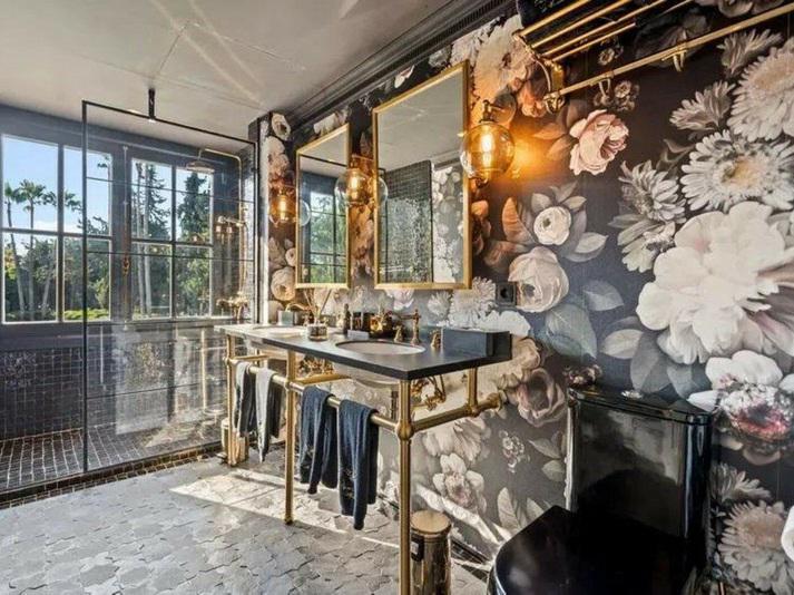 Detached Villa 5 Bedrooms 3 Bathrooms in Guadalmina Baja