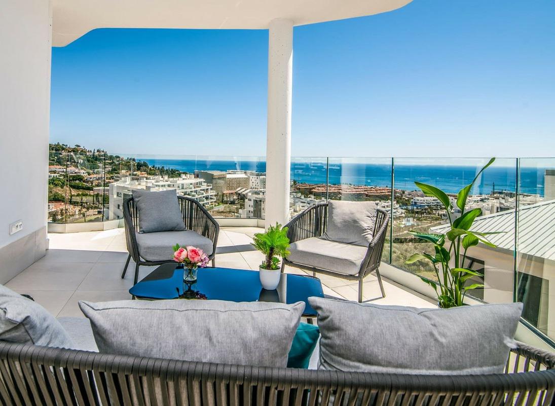 Luxury Apartment in Higuerón Oeste, Fuengirola – Long-Term Rental