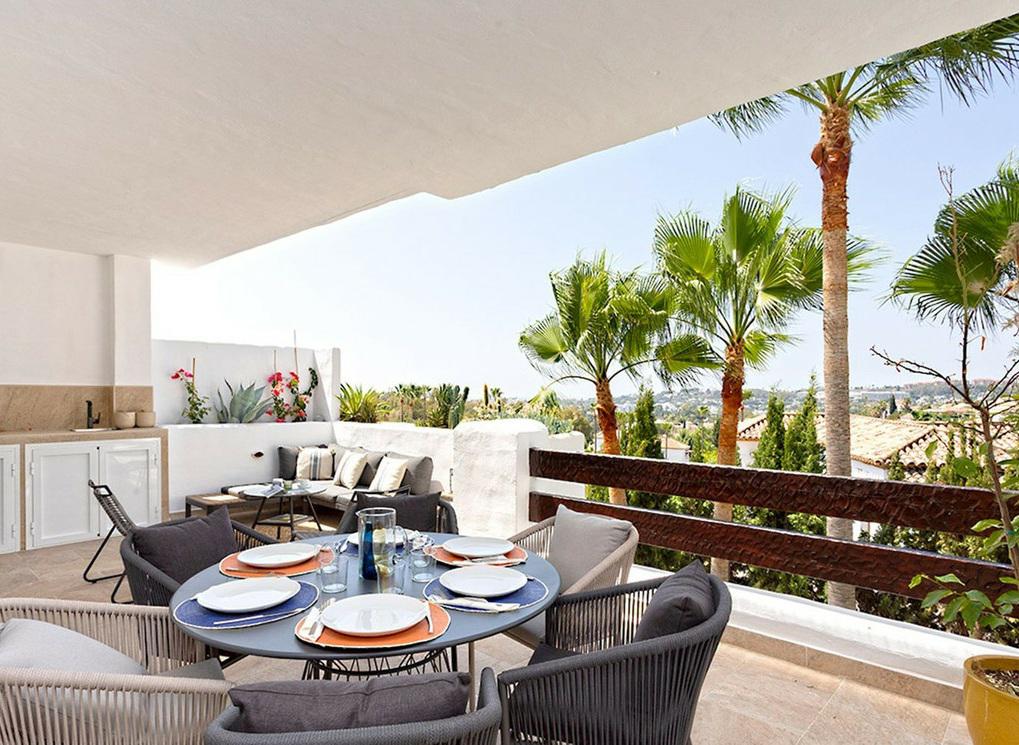 Middle Floor Apartment 3 Bedrooms 2 Bathrooms in Nueva Andalucía