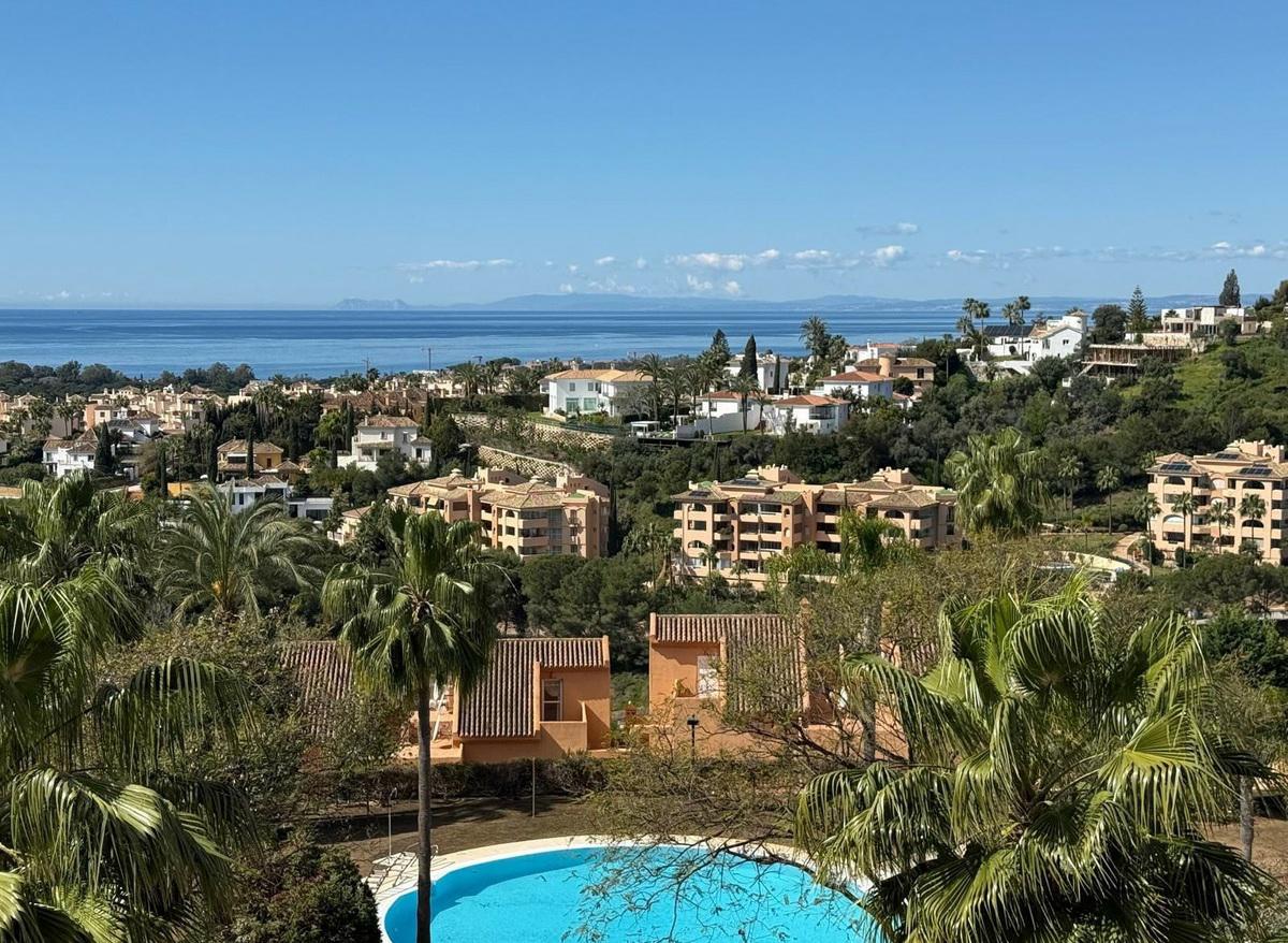 Penthouse in Lagos de Santa María, Elviria – Long-Term Rental