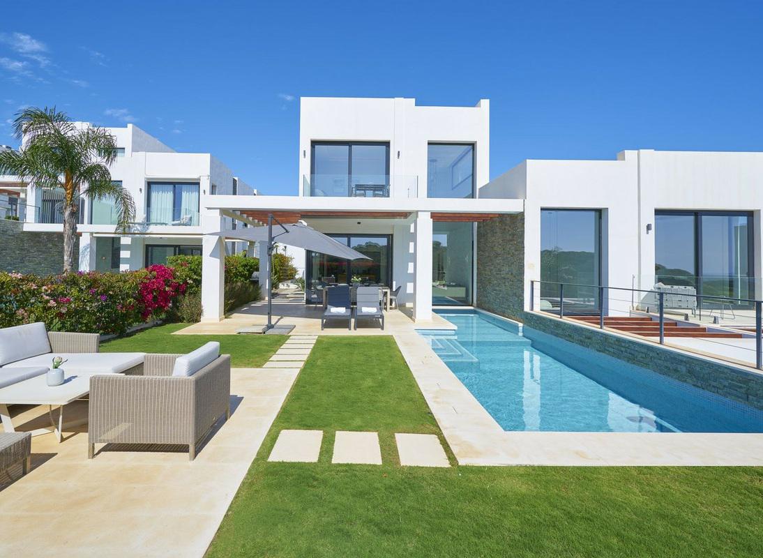 Detached Villa 4 Bedrooms 2 Bathrooms in Cabopino