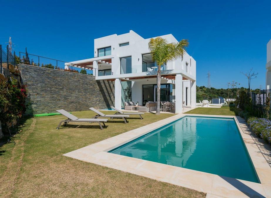Townhouse 5 Bedrooms 3 Bathrooms in Cabopino