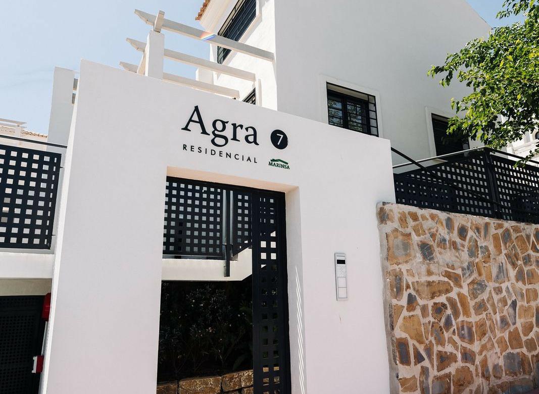 Townhouse 2 Bedrooms 3 Bathrooms in El Paraiso