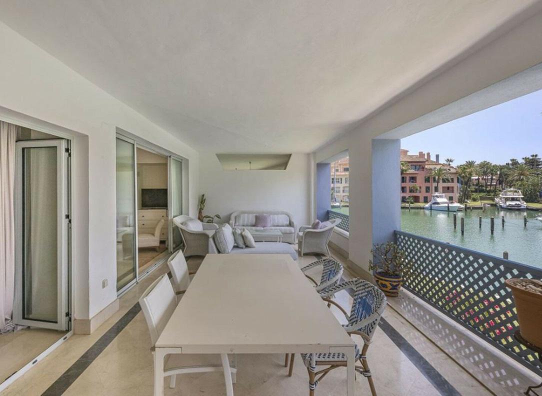 Ground Floor Apartment 2 Bedrooms 2 Bathrooms in Sotogrande