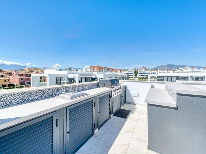 Penthouse 3 Bedrooms 3 Bathrooms in Bel Air