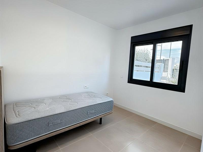 Townhouse 2 Bedrooms 3 Bathrooms in El Paraiso
