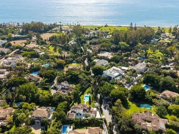 Detached Villa 5 Bedrooms 3 Bathrooms in Guadalmina Baja