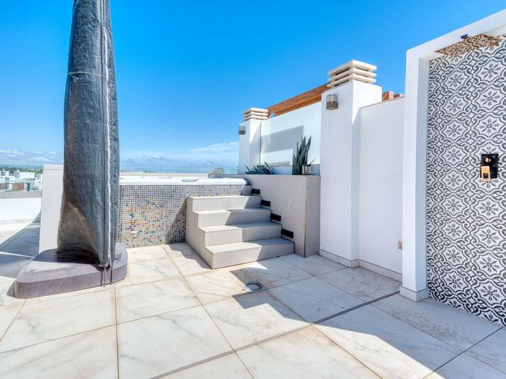 Penthouse 3 Bedrooms 3 Bathrooms in Bel Air