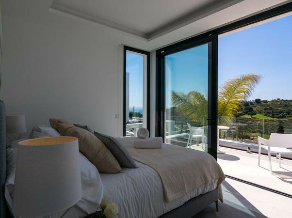 Townhouse 5 Bedrooms 3 Bathrooms in Cabopino