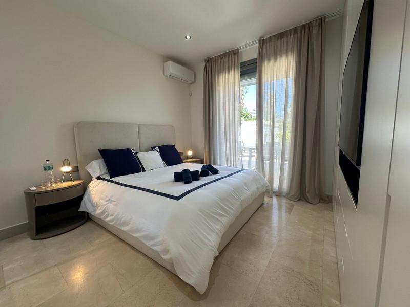 Detached Villa 5 Bedrooms 4 Bathrooms in La Quinta