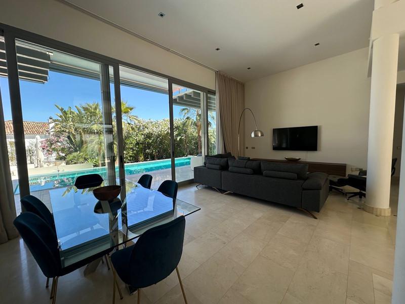 Detached Villa 5 Bedrooms 4 Bathrooms in La Quinta