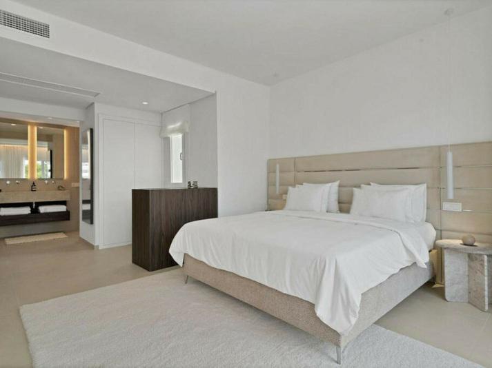 Penthouse Duplex 3 Bedrooms 1 Bathroom in La Quinta Hills