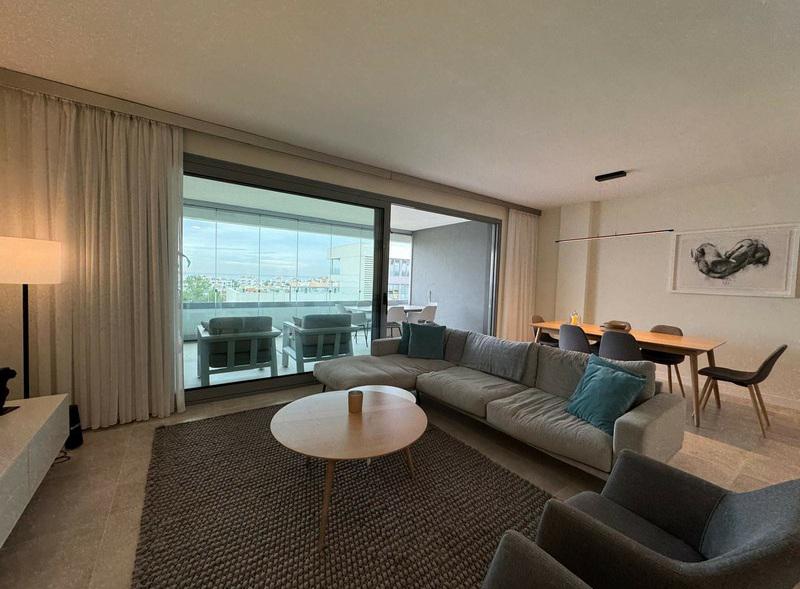 Middle Floor Apartment 3 Bedrooms 2 Bathrooms in Estepona