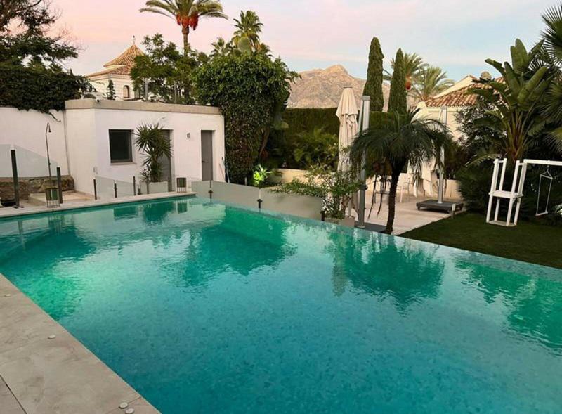 Detached Villa 5 Bedrooms 4 Bathrooms in La Quinta