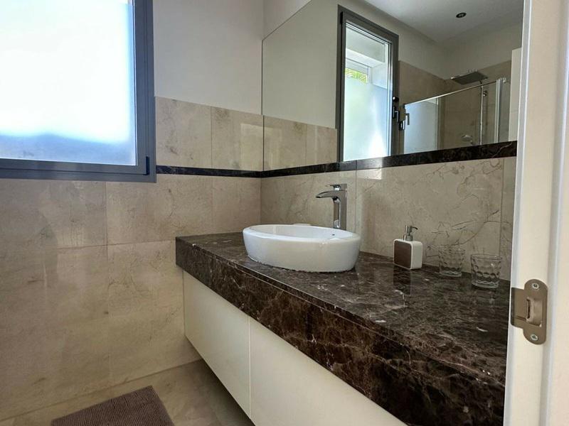 Detached Villa 5 Bedrooms 4 Bathrooms in La Quinta