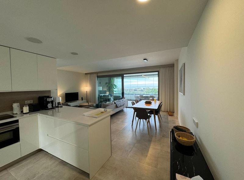 Middle Floor Apartment 3 Bedrooms 2 Bathrooms in Estepona