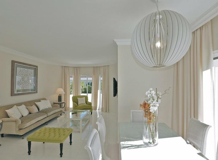 Top Floor Apartment 2 Bedrooms 1 Bathroom in The Golden Mile