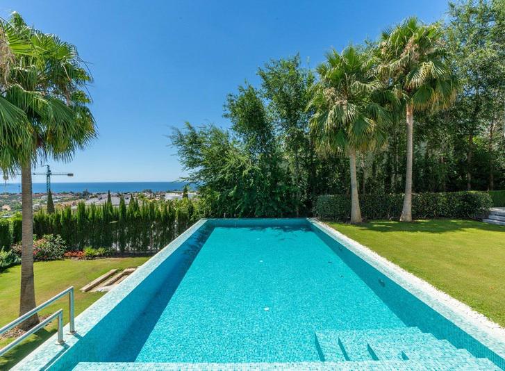Detached Villa 5 Bedrooms 4 Bathrooms in Los Flamingos