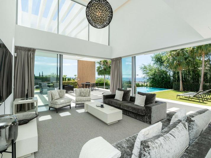 Detached Villa 5 Bedrooms 4 Bathrooms in Los Flamingos