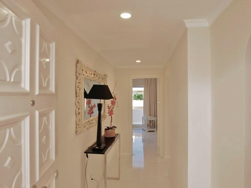 Top Floor Apartment 2 Bedrooms 1 Bathroom in The Golden Mile