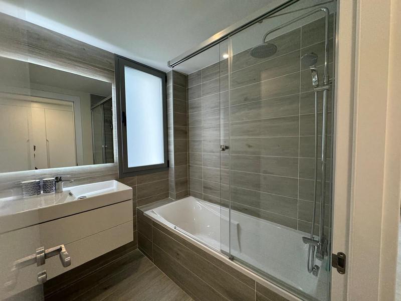 Middle Floor Apartment 3 Bedrooms 2 Bathrooms in Estepona