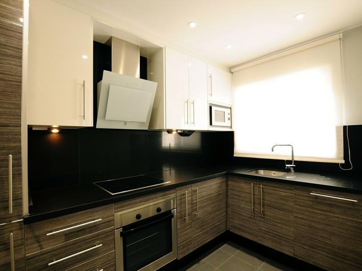 Top Floor Apartment 2 Bedrooms 1 Bathroom in The Golden Mile