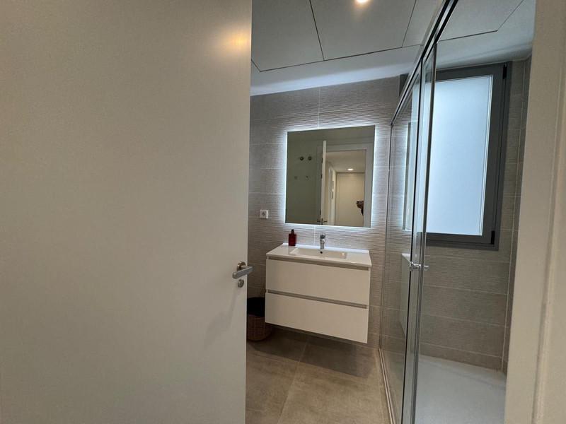 Middle Floor Apartment 3 Bedrooms 2 Bathrooms in Estepona