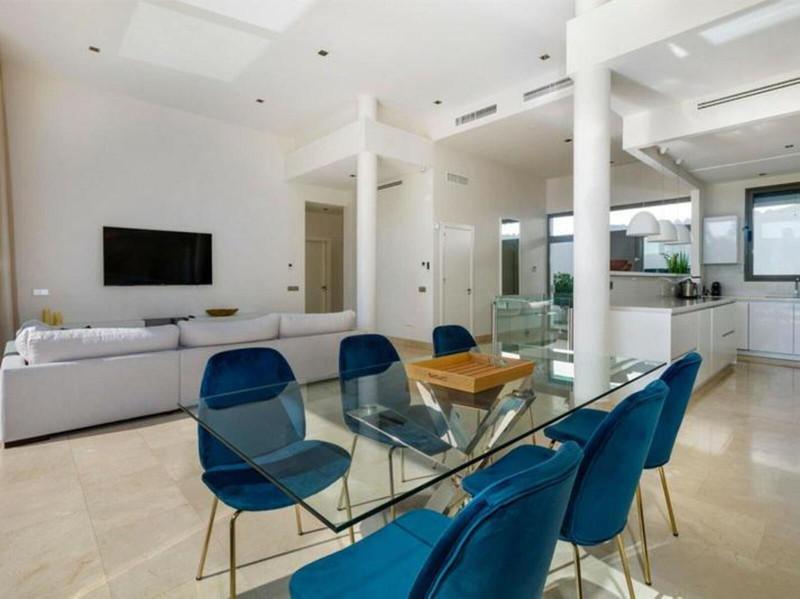 Detached Villa 5 Bedrooms 4 Bathrooms in La Quinta