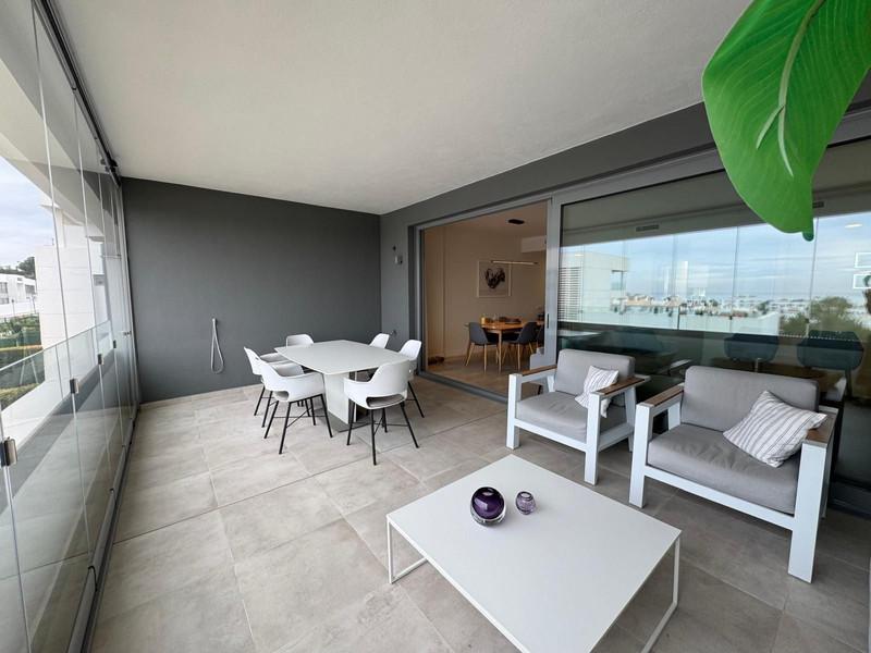 Middle Floor Apartment 3 Bedrooms 2 Bathrooms in Estepona