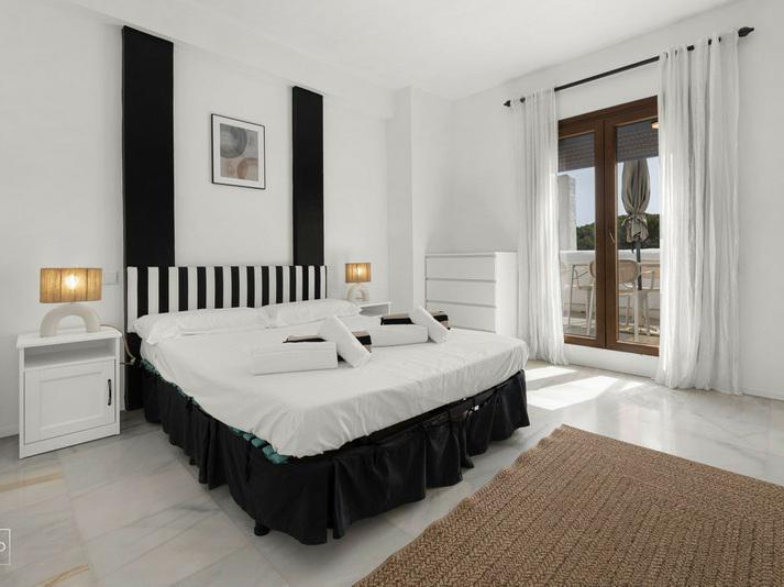 Penthouse 1 Bedroom 1 Bathroom in Puerto Banús