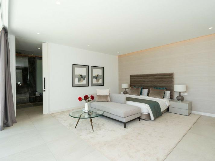 Detached Villa 5 Bedrooms 4 Bathrooms in Los Flamingos