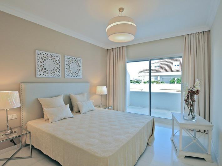 Top Floor Apartment 2 Bedrooms 1 Bathroom in The Golden Mile