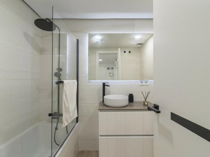 Middle Floor Apartment 2 Bedrooms 1 Bathroom in Selwo