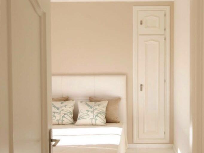 Top Floor Apartment 2 Bedrooms 1 Bathroom in The Golden Mile