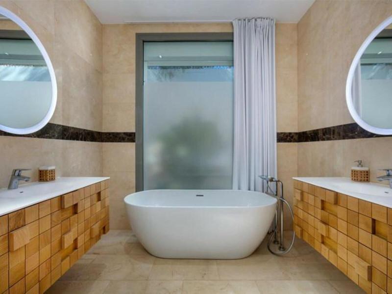 Detached Villa 5 Bedrooms 4 Bathrooms in La Quinta