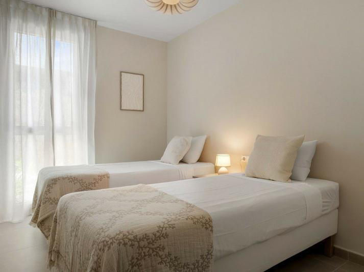 Middle Floor Apartment 3 Bedrooms 1 Bathroom in Cancelada
