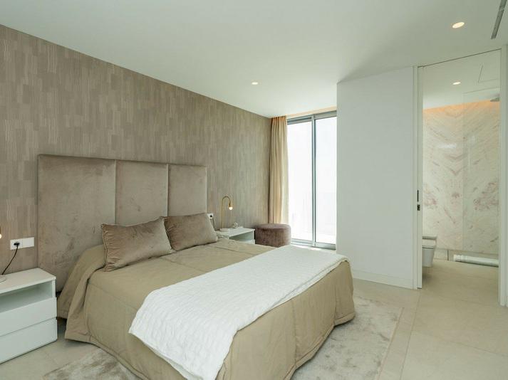 Detached Villa 5 Bedrooms 4 Bathrooms in Los Flamingos