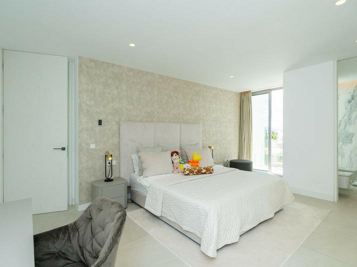 Detached Villa 5 Bedrooms 4 Bathrooms in Los Flamingos