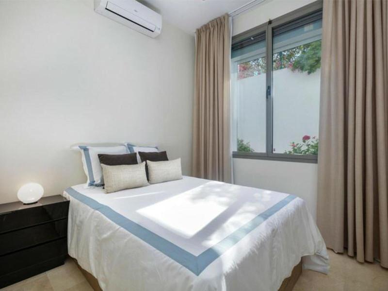 Detached Villa 5 Bedrooms 4 Bathrooms in La Quinta