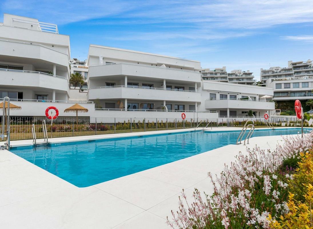 Middle Floor Apartment 3 Bedrooms 1 Bathroom in Cancelada
