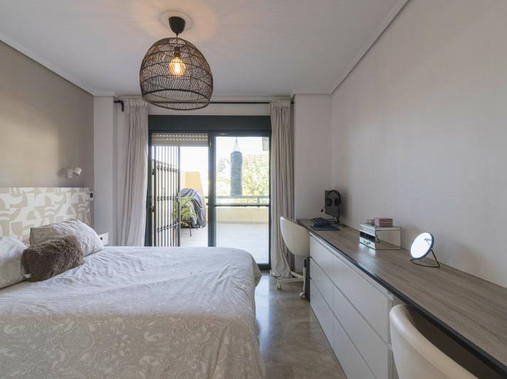 Middle Floor Apartment 2 Bedrooms 1 Bathroom in Selwo