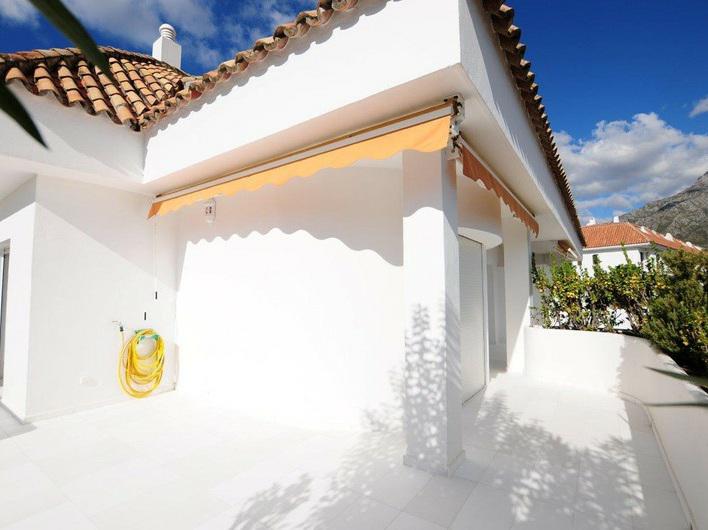 Top Floor Apartment 2 Bedrooms 1 Bathroom in The Golden Mile